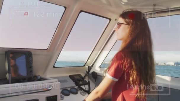 Animación Interfaz Grabación Vídeo Con Mujer Feliz Barco Tecnología Interfaz — Vídeo de stock