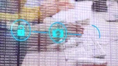 Veri işleme ve iş adamlarının üzerine üç dijital simge dizisinin animasyonu. küresel iş, dijital arayüz, teknoloji ve ağ konsepti dijital olarak oluşturulmuş video.