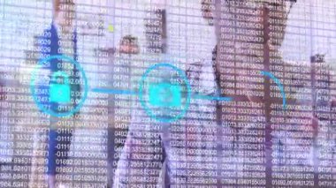 İş adamları üzerinde üç dijital simge kümesinin canlandırılması. küresel iş, dijital arayüz, teknoloji ve ağ konsepti dijital olarak oluşturulmuş video.