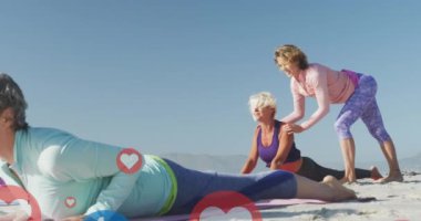 Egzersiz yapan yaşlı kadınların sosyal medya simgelerinin canlandırılması. küresel sosyal medya, dijital arayüz, teknoloji ve ağ konsepti dijital olarak oluşturulmuş video.