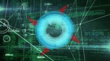 Siyah üzerinde yeşil veri işleme ve bağlantılar ağı üzerinden dönen tarayıcının animasyonu. küresel iletişim ve veri paylaşım teknolojisi konsepti, dijital olarak oluşturulmuş video.