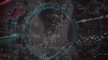 Şehrin her yerinde tarama ve veri işleme alanlarının animasyonu. küresel teknoloji, dijital arayüz ve bağlantılar konsepti dijital olarak oluşturulmuş video.
