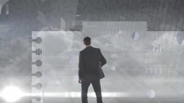 İş kadınının veri işleme ile etkileşimli ekrana dokunuşunun animasyonu. küresel iş, dijital arayüz, teknoloji ve ağ konsepti dijital olarak oluşturulmuş video.