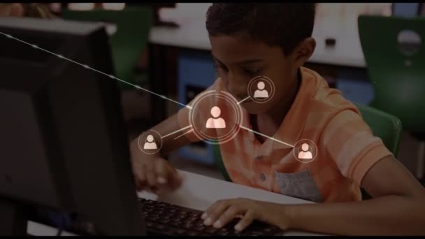 Animation Réseau Connexions Sur Les Écoliers Utilisant Ordinateur Éducation Mondiale — Video