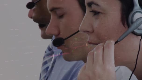 Animación Del Procesamiento Datos Financieros Sobre Personas Negocios Usando Auriculares — Vídeos de Stock