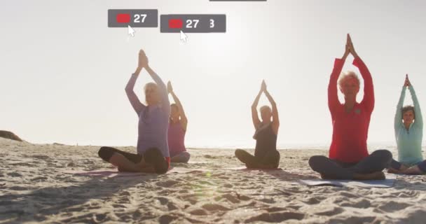 Animation Von Benachrichtigungen Den Sozialen Medien Über Frauen Beim Yoga — Stockvideo