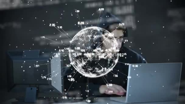 Анимирование Глобуса Сетью Соединений Через Хакера Ноутбуком Глобальная Безопасность Интернета — стоковое видео