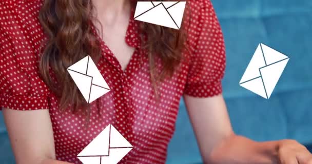 Animazione Icone Mail Social Media Numeri Sulla Donna Che Beve — Video Stock