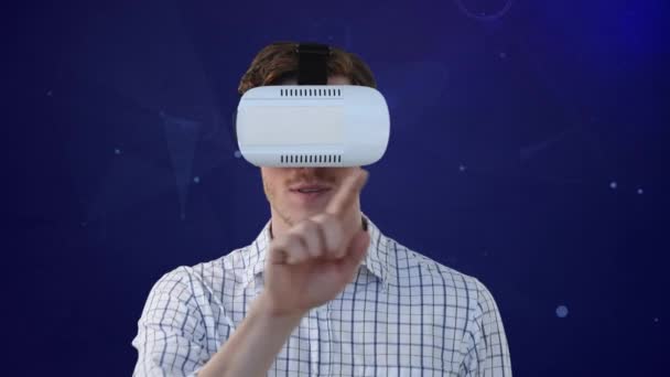 Animatie Van Zakenman Met Headset Netwerken Van Verbindingen Blauwe Achtergrond — Stockvideo