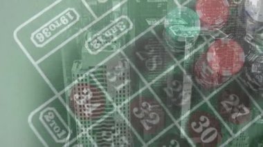 Kumarhane animasyonu şehir manzarası üzerinde çip oynuyor. Kumar, eğlence ve oyun konsepti dijital olarak oluşturulmuş video.