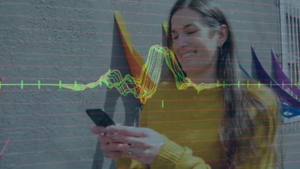 Animación Del Procesamiento Datos Través Mujer Usando Smartphone Negocio Global — Vídeos de Stock