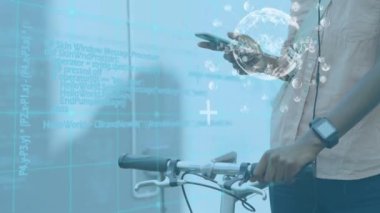 Akıllı telefon kullanan bir kadının veri işleme animasyonu. küresel bağlantılar, dijital arayüz, teknoloji ve ağ konsepti dijital olarak oluşturulmuş video.