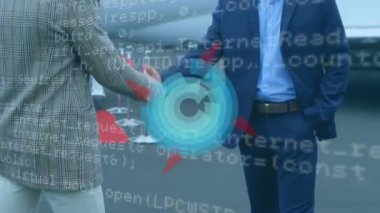 İş adamlarının el ve uçak sıkışması üzerine veri işleme çalışmalarının animasyonu. global iş seyahati, dijital arayüz, teknoloji ve ağ konsepti dijital olarak oluşturulmuş video.