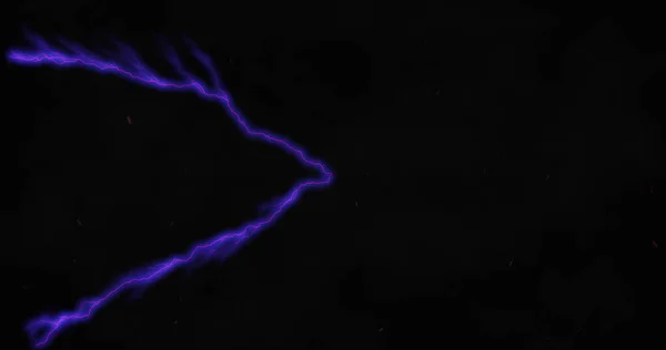 Fioletowe Śruby Prądu Elektrycznego Poruszające Się Dziko Czarnym Tle Koncepcja — Zdjęcie stockowe