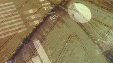 Tarım alanında istatistik ve finansal veri işleme animasyonu. küresel tarım, işletme, dijital arayüz, teknoloji ve ağ konsepti dijital olarak oluşturulmuş video.