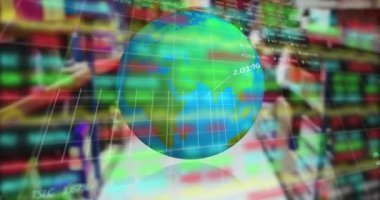 Depoda dünya ile veri işleme animasyonu. küresel gönderim, dijital arayüz, teknoloji ve ağ konsepti dijital olarak oluşturulmuş video.