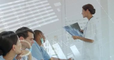 Tıbbi personelle ilgili istatistiklerin animasyonu. küresel bağlantılar, tıp, dijital arayüz, teknoloji ve ağ konsepti dijital olarak oluşturulmuş video.