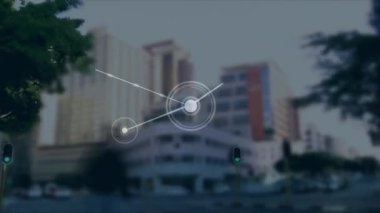 Şehir manzarası üzerindeki bağlantı ağının animasyonu. küresel bağlantılar, dijital arayüz, teknoloji ve ağ konsepti dijital olarak oluşturulmuş video.