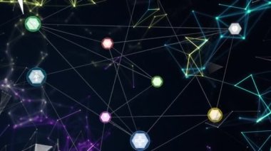 Siyah arkaplan üzerindeki simgelerle bağlantı ağlarının animasyonu. küresel eğitim, dijital arayüz, teknoloji ve ağ konsepti dijital olarak oluşturulmuş video.