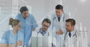 Tıbbi personelle ilgili istatistiklerin animasyonu. küresel bağlantılar, tıp, dijital arayüz, teknoloji ve ağ konsepti dijital olarak oluşturulmuş video.