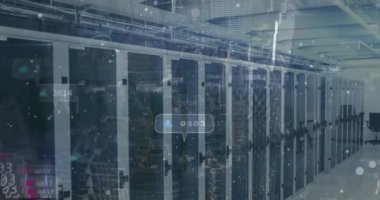 Bilgisayar sunucuları üzerinde sosyal medya simgelerinin canlandırılması. küresel sosyal medya, iletişim, dijital arayüz, teknoloji ve ağ konsepti dijital olarak oluşturulmuş video.