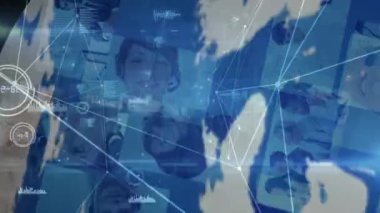 Telefon kulaklığı kullanan iş adamları üzerinden bağlantı ağının ve dünyanın animasyonu. küresel bağlantılar, iş dünyası, dijital arayüz, teknoloji ve ağ konsepti dijital olarak oluşturulmuş video.