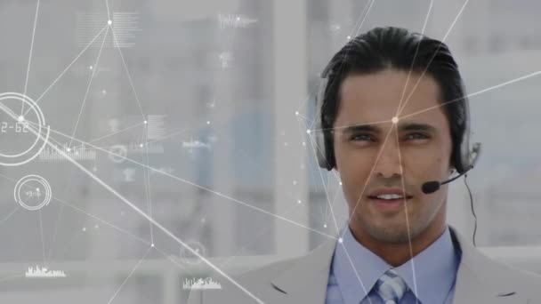 Animación Red Conexiones Sobre Hombre Negocios Usando Auriculares Telefónicos Conexiones — Vídeo de stock