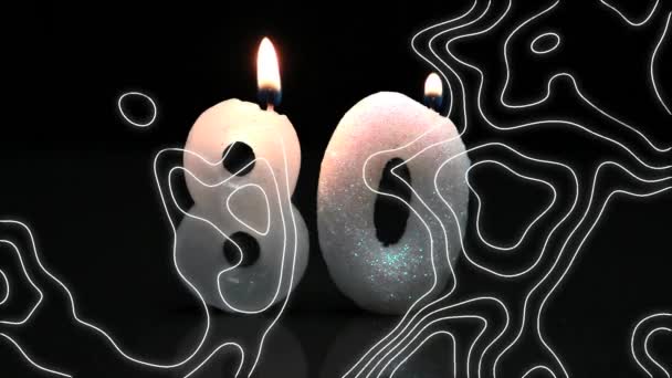 Animación Líneas Contorno Blanco Moviéndose Sobre Velas Cumpleaños Encendidas Número — Vídeos de Stock