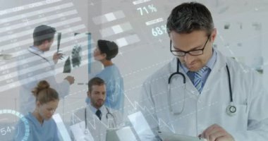 Tıbbi personelle ilgili istatistiklerin animasyonu. küresel bağlantılar, tıp, dijital arayüz, teknoloji ve ağ konsepti dijital olarak oluşturulmuş video.