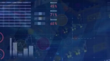 Şehir manzarası üzerinde istatistik ve veri işleme animasyonu. küresel iş, dijital arayüz, teknoloji ve ağ konsepti dijital olarak oluşturulmuş video.