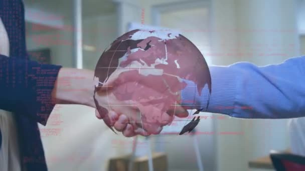 Animación Globo Procesamiento Datos Través Apretón Manos Conexiones Globales Negocios — Vídeo de stock