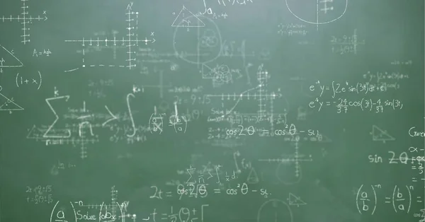 Composición Ecuaciones Matemáticas Sobre Pizarra Verde Concepto Educación Escuela Aprendizaje —  Fotos de Stock