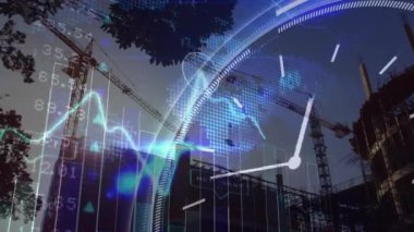 İnşaat alanındaki saat ve finansal veri işleme animasyonları. küresel kalkınma, iş, dijital arayüz, teknoloji ve ağ konsepti dijital olarak oluşturulmuş video.