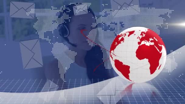 通过商业人士使用手机耳机在全球进行动画制作 全球连接 数字接口 技术和网络概念 — 图库视频影像