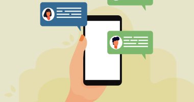 Boş ekranlı ve konuşma baloncuklu akıllı telefonu tutan kişinin görüntüsü. bağlantı iletişimi sosyal ağ konsepti dijital olarak oluşturulmuş görüntü.