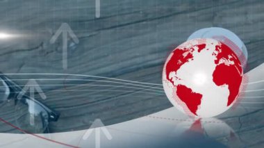 Masanın üzerinde ok ve bağlantı ağı olan dünyanın animasyonu. küresel bağlantılar, dijital arayüz, teknoloji ve ağ konsepti dijital olarak oluşturulmuş video.