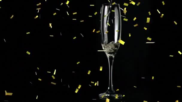 Animation Confettis Dorés Tombant Sur Une Coupe Champagne Sur Fond — Video