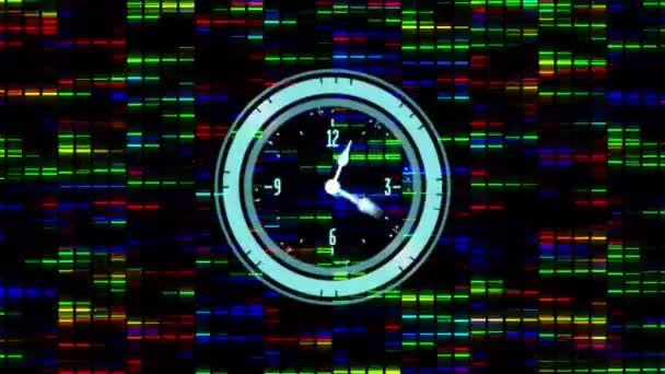 줄무늬 위에서 시계가 똑딱거리는 애니메이션 글로벌 디지털 인터페이스 디지털 비디오 — 비디오