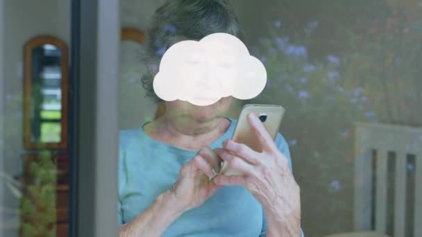 Animação Nuvens Ícones Digitais Sobre Mulher Usando Smartphone Comunicação Global — Vídeo de Stock