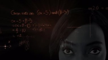 Matematiksel denklemlerin kadınlar üzerindeki animasyonu. küresel eğitim, bilim, dijital arayüz ve dijital olarak üretilen video konsepti.