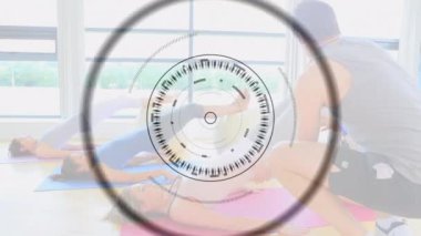 Egzersiz yapan insanları tarayan bir animasyon. global spor, incelik ve sağlıklı yaşam tarzı konsepti dijital olarak oluşturulmuş video.