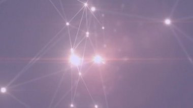 Mor gradyan arka plana karşı parlayan bağlantı ağının dijital animasyonu. küresel ağ ve teknoloji kavramı