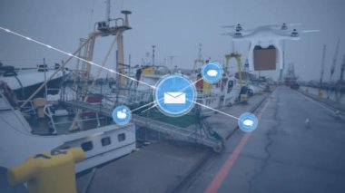 İHA 'nın taşıdığı parsel üzerindeki simgelerle bağlantı ağının animasyonu. küresel gönderim, bağlantılar, teknoloji ve dijital arayüz konsepti dijital olarak oluşturulmuş video.