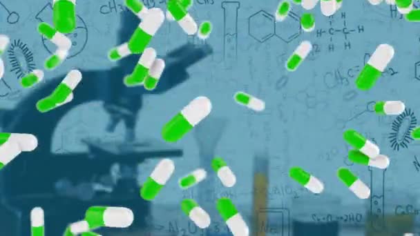 Mehrere Medizinische Pillen Fallen Über Das Mikroskop Gegen Chemische Strukturen — Stockvideo