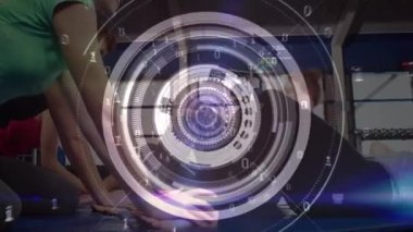 Egzersiz yapan insanları tarayan bir animasyon. global spor, incelik ve sağlıklı yaşam tarzı konsepti dijital olarak oluşturulmuş video.