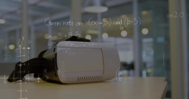 Vrヘッドセット上の数学方程式のアニメーション 世界の教育技術と接続の概念デジタルで生成されたビデオ — ストック動画