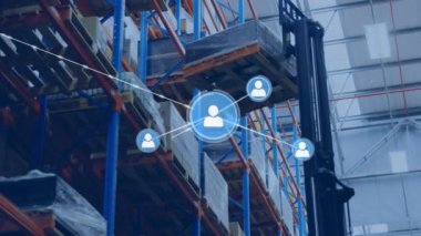 Deponun üzerindeki simgelerle bağlantı ağının animasyonu. küresel bağlantılar, nakliye, teknoloji ve dijital arayüz konsepti dijital olarak oluşturulmuş video.