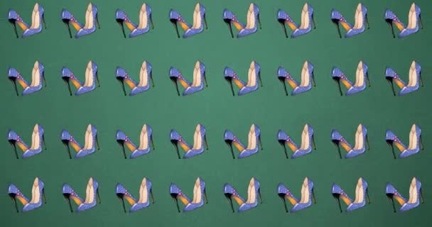 Animacja Niebieskich Wysokich Obcasów Powtarzana Zielonym Tle Moda Akcesoria Tło — Wideo stockowe