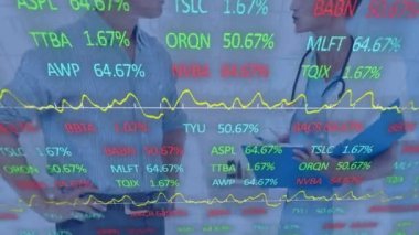 Kadın doktor ve hasta arasında borsa animasyonu. küresel tıp, sağlık ve teknoloji konsepti dijital olarak üretilen video.