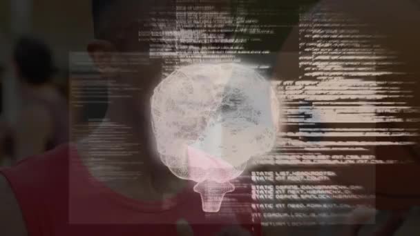 人間の脳が回転し ボールでバスケットボール選手上のデータ処理のアニメーション 世界中のスポーツ科学デジタルインターフェース技術の概念がデジタルで生成されたビデオ — ストック動画
